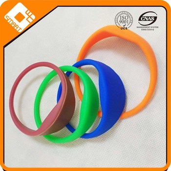 Personalized Silicone Bracelet Rubber Wristband 360 PVC charm